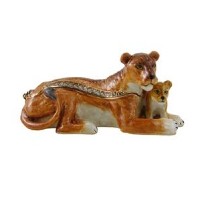 Lion and Wynter Lion and Wynter